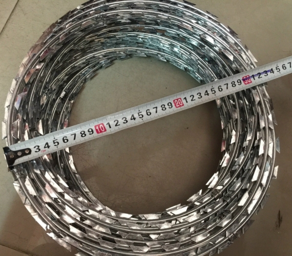 Lưới satina khổ 0.3, 0.4, 0.5, 0.6, 0.8, 0.9 (có bấm 12m/cuộn, không bấm 16m/cuộn)